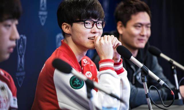 排球运动的 排球运动的