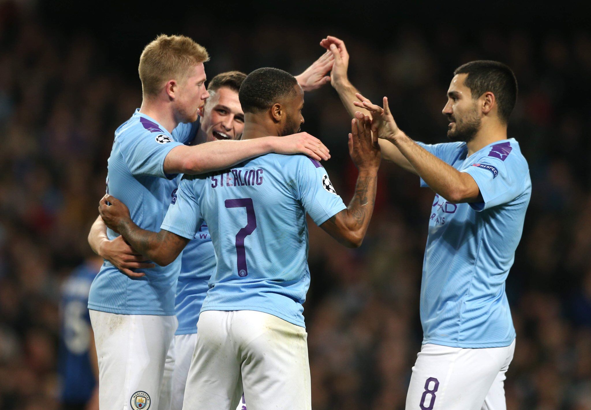 还在与黄蜂 还在与黄蜂